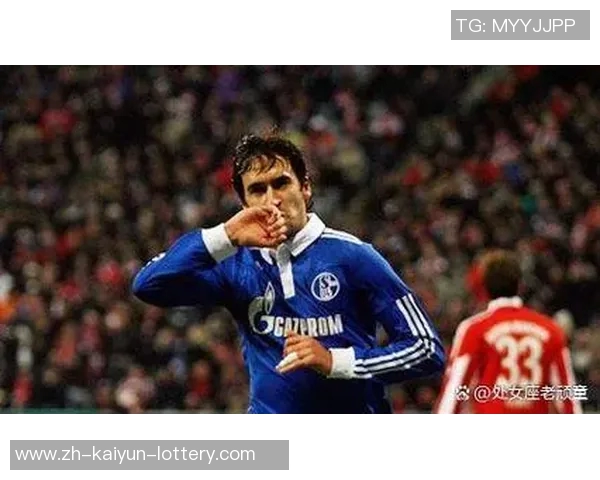 天下足球劳尔传奇人生回顾与职业生涯辉煌成就的深度剖析 天下足球劳尔传奇人生回顾与职业生涯辉煌成就的深度剖析